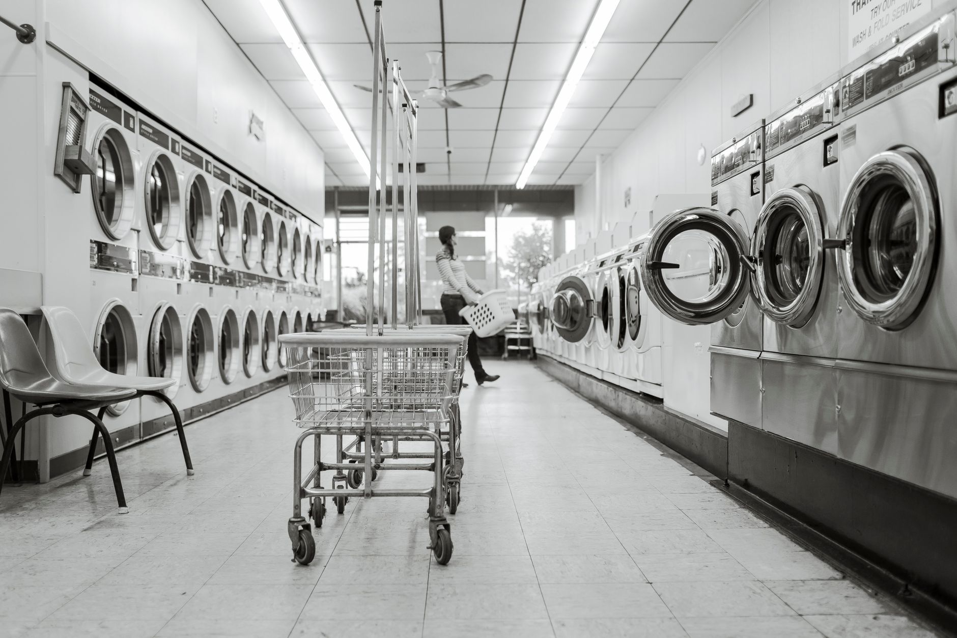 Wash and Fold vs Laundromat: Which Is Cheaper in DC?
